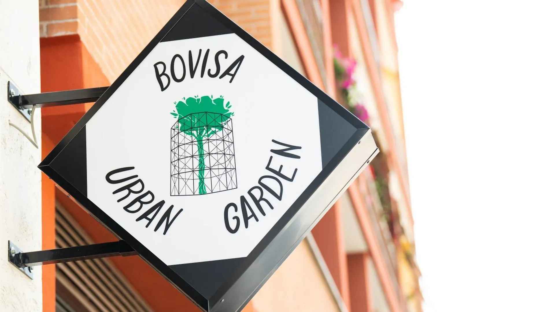 Bovisa Urban Garden Hostel Milan Italy